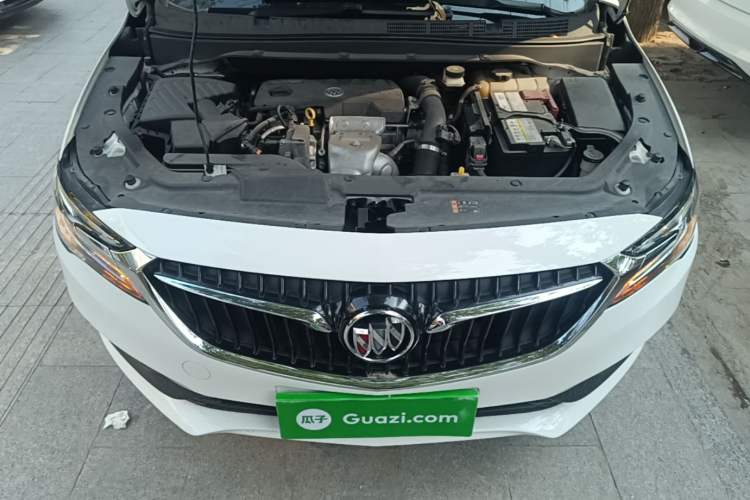 Used Buick GL6 2019 18T 6-Seater Connected Luxury Version China VI Standard Engine Bay