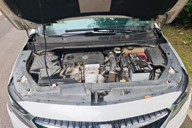 Used Buick GL6 2019 18T 6-Seater Connected Luxury Version China VI Standard Engine Bay
