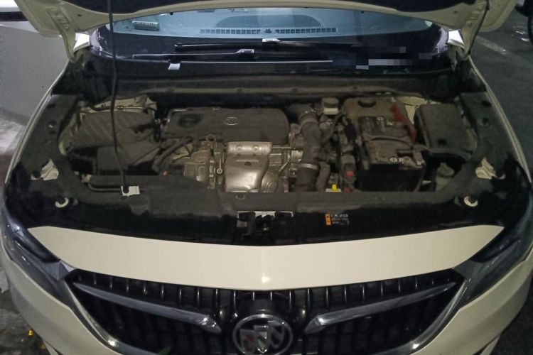 Used Buick GL6 2019 18T 6-Seater Elite Version China VI Standard Engine Bay