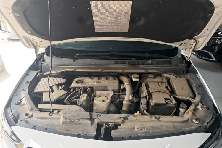 Used Buick GL6 2019 18T 6-Seater Connected Luxury Version China VI Standard Engine Bay