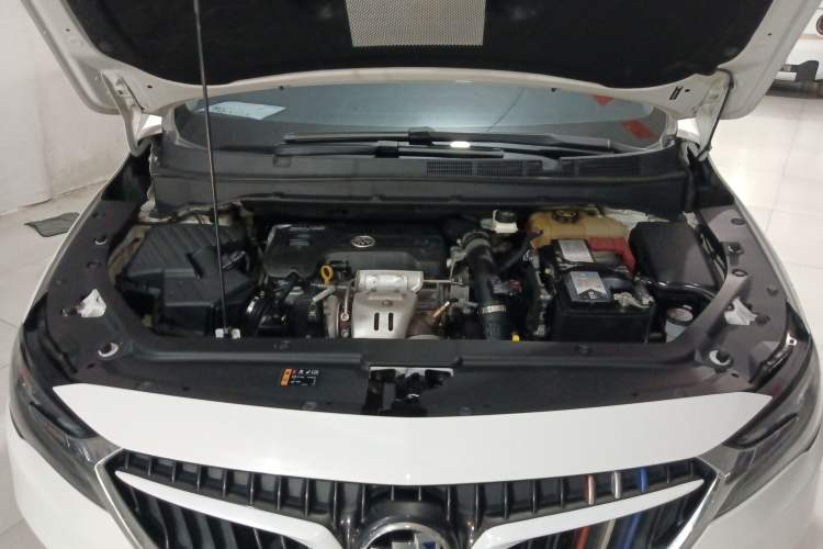 Used Buick GL6 2019 18T 6-Seater Connected Luxury Version China V Standard Engine Bay