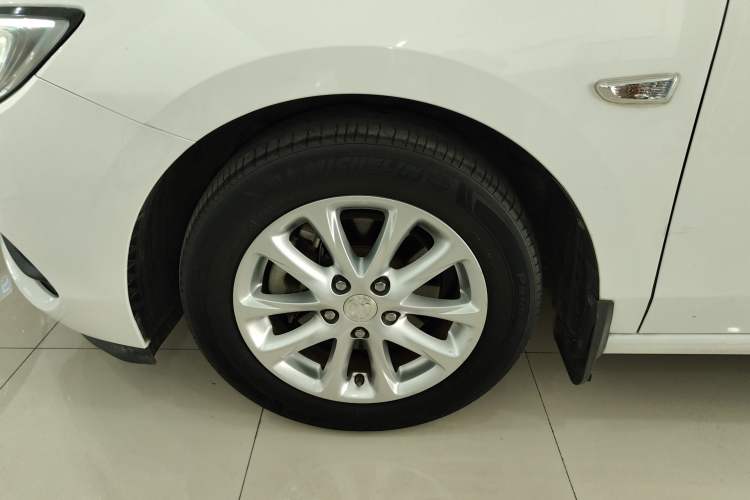 Used Buick GL6 2019 18T 6-Seater Elite Version China V Standard Exterior 2