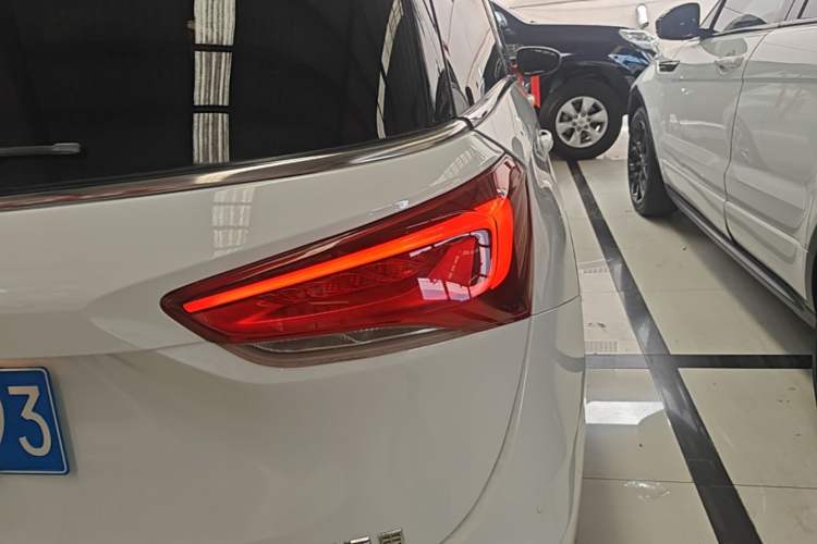 Used Buick GL6 2019 18T 6-Seater Connected Luxury Version China V Standard Exterior 3