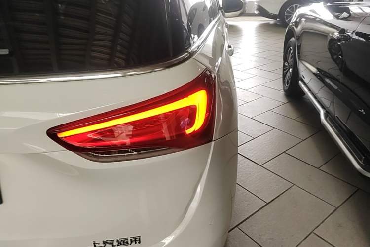 Used Buick GL6 2019 18T 5-Seater Connected Luxury Version China V Standard Exterior 3