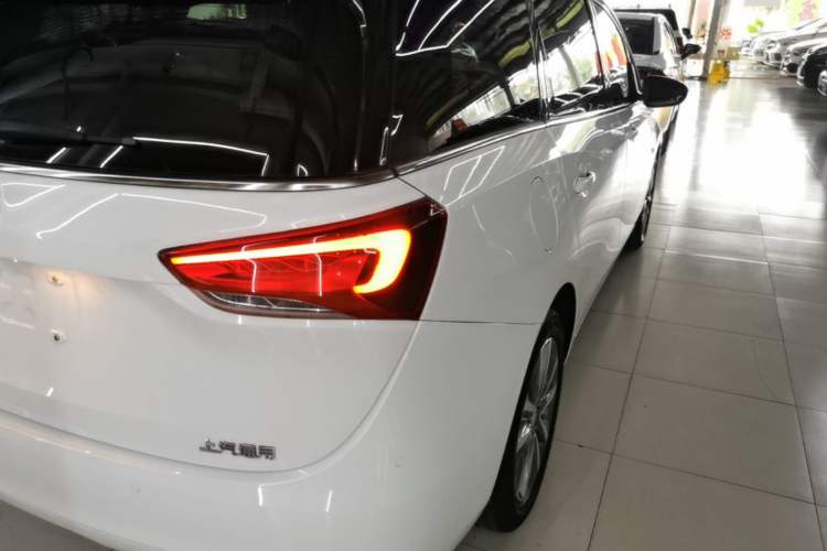 Used Buick GL6 2019 18T 6-Seater Connected Luxury Version China VI Standard Exterior 3