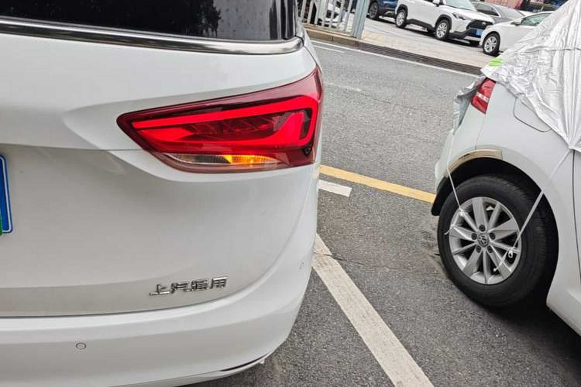 Used Buick GL6 2019 18T 6-Seater Connected Luxury Version China VI Standard Exterior 3