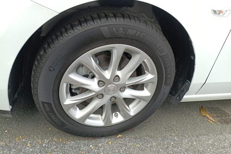 Used Buick GL6 2019 18T 6-Seater Elite Version China VI Standard Exterior 4