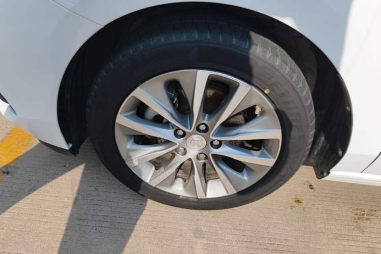 Used Buick GL6 2019 18T 6-Seater Connected Luxury Version China VI Standard Exterior 4