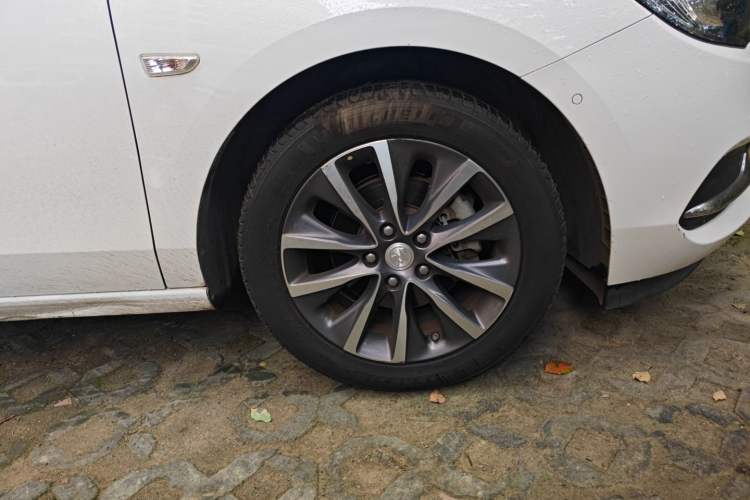 Used Buick GL6 2019 18T 6-Seater Connected Luxury Version China VI Standard Exterior 7