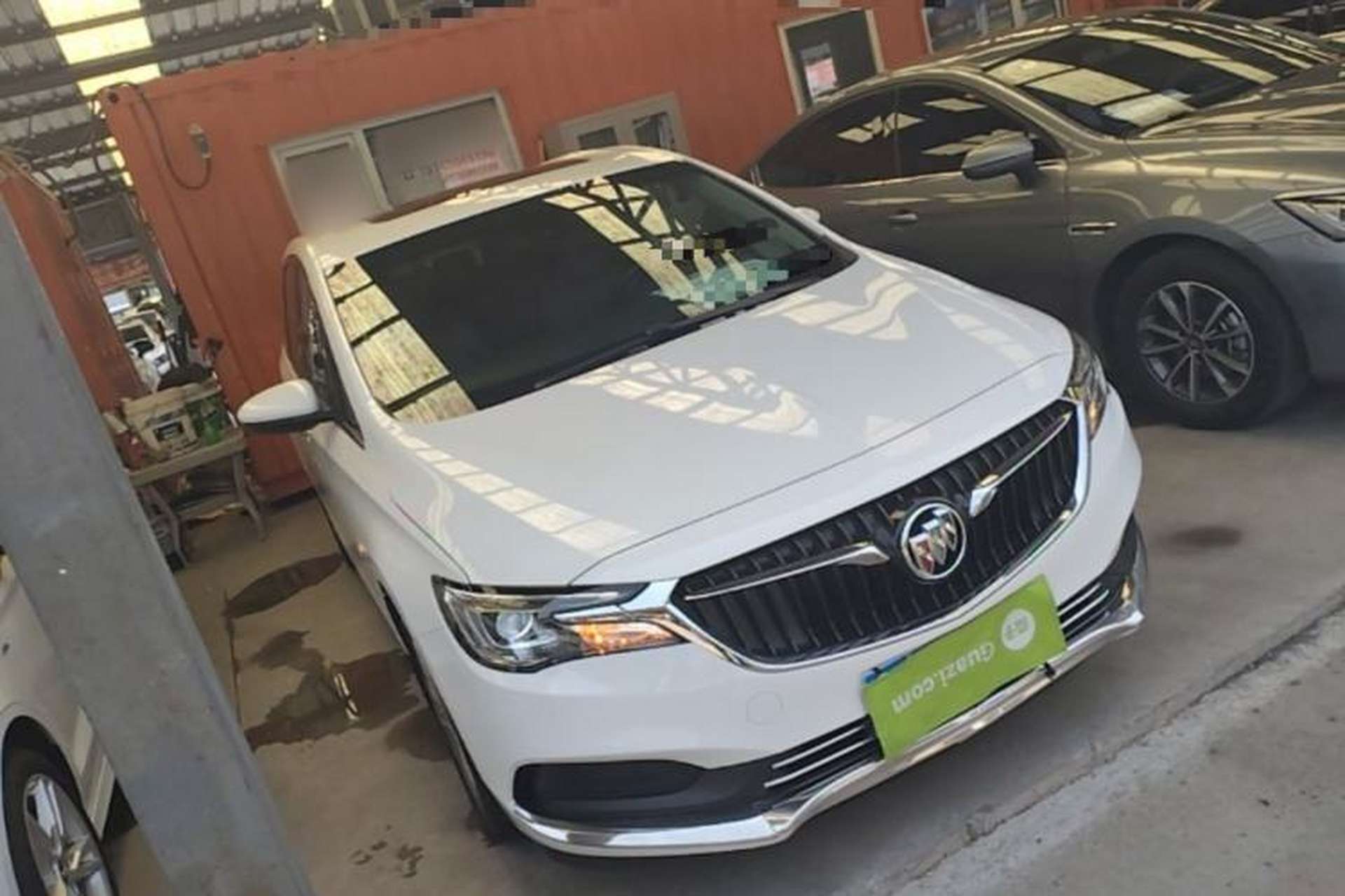 Used Buick GL6 2019 18T 6-Seater Connected Luxury Version China VI Standard Front Right 45 Deg