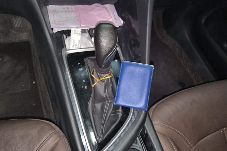 Used Buick GL6 2019 18T 6-Seater Connected Luxury Version China VI Standard Gear Lever