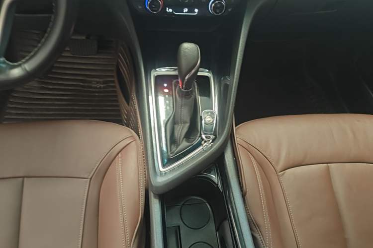 Used Buick GL6 2019 18T 6-Seater Connected Luxury Version China V Standard Gear Lever