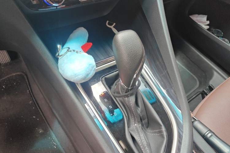 Used Buick GL6 2019 18T 6-Seater Connected Luxury Version China VI Standard Gear Lever