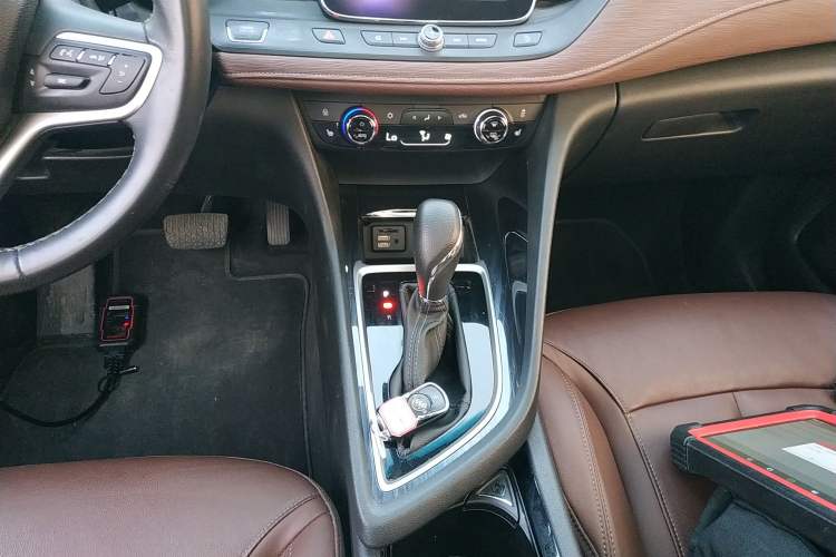 Used Buick GL6 2019 18T 6-Seater Connected Luxury Version China V Standard Gear Lever