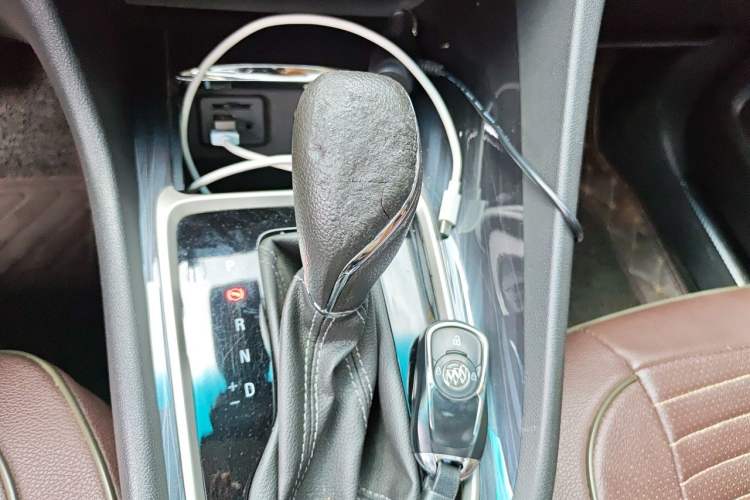 Used Buick GL6 2019 18T 5-Seater Connected Luxury Version China V Standard Gear Lever