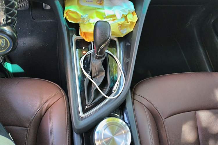 Used Buick GL6 2019 18T 6-Seater Connected Luxury Version China VI Standard Gear Lever