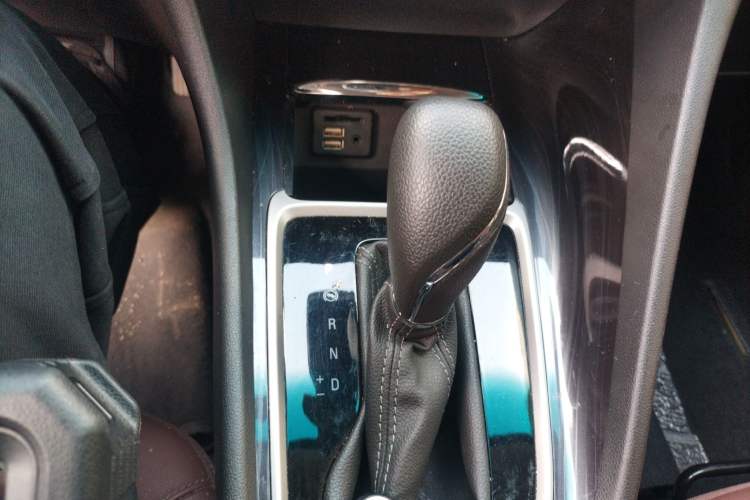 Used Buick GL6 2019 18T 6-Seater Connected Luxury Version China VI Standard Gear Lever