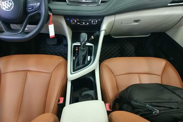 Used Buick GL6 2019 18T 6-Seater Elite Version China VI Standard Gear Lever