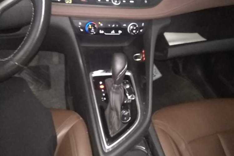 Used Buick GL6 2019 18T 5-Seater Connected Luxury Version China V Standard Gear Lever