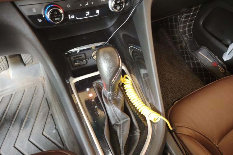 Used Buick GL6 2019 18T 6-Seater Connected Luxury Version China VI Standard Gear Lever