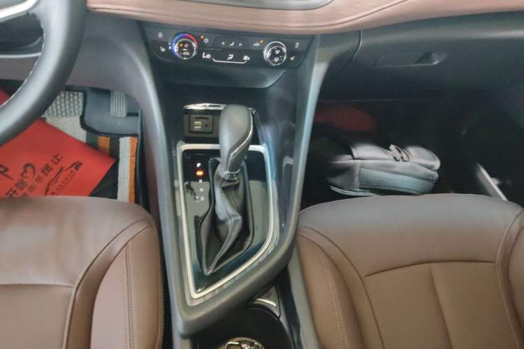 Used Buick GL6 2019 18T 6-Seater Connected Luxury Version China VI Standard Gear Lever