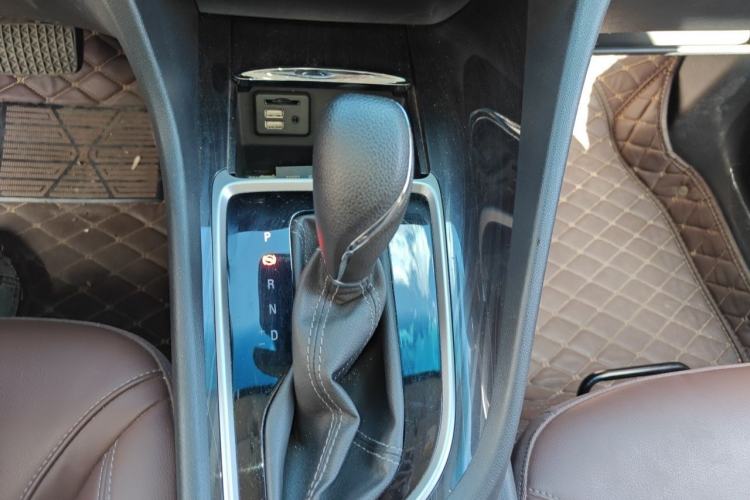 Used Buick GL6 2019 18T 6-Seater Connected Luxury Version China VI Standard Gear Lever