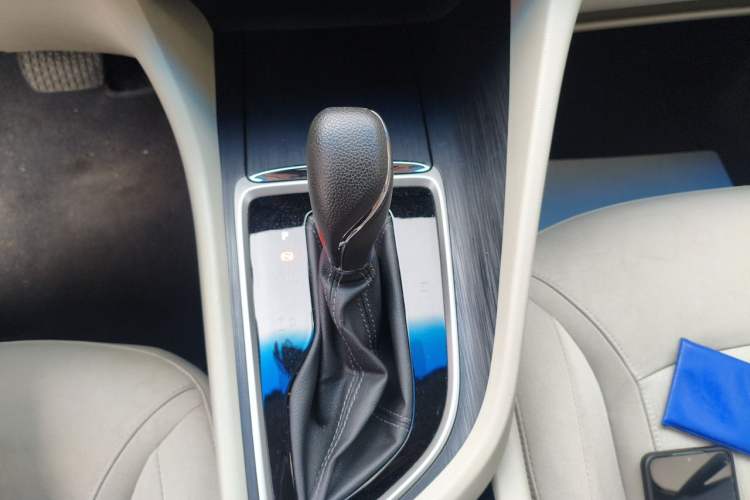 Used Buick GL6 2019 18T 6-Seater Elite Version China VI Standard Gear Lever