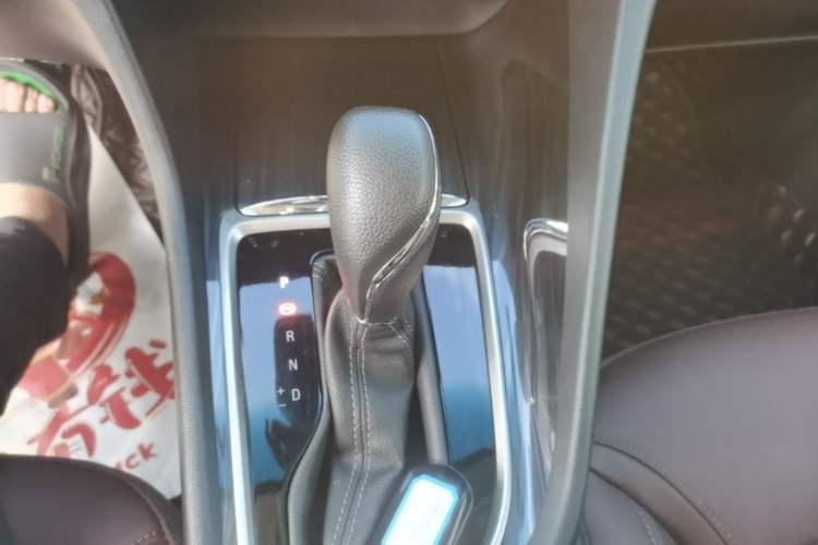 Used Buick GL6 2019 18T 6-Seater Connected Luxury Version China VI Standard Gear Lever