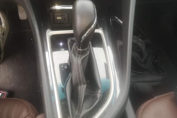 Used Buick GL6 2019 18T 6-Seater Connected Luxury Version China VI Standard Gear Lever