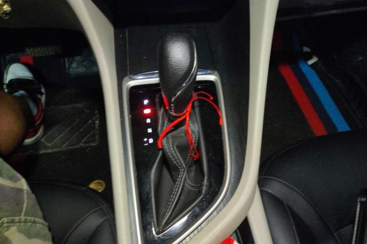 Used Buick GL6 2019 18T 6-Seater Elite Version China VI Standard Gear Lever