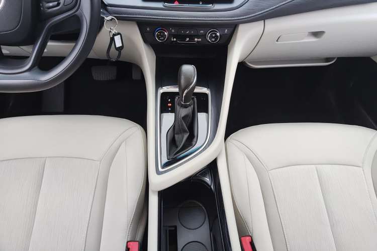Used Buick GL6 2019 18T 5-Seater Elite Version China V Standard Gear Lever
