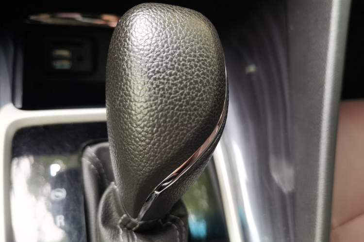 Used Buick GL6 2019 18T 6-Seater Connected Luxury Version China VI Standard Gear Lever