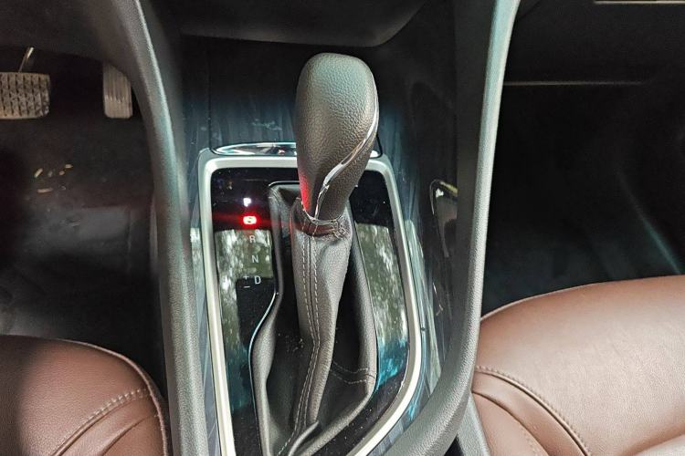 Used Buick GL6 2019 18T 6-Seater Connected Luxury Version China VI Standard Gear Lever