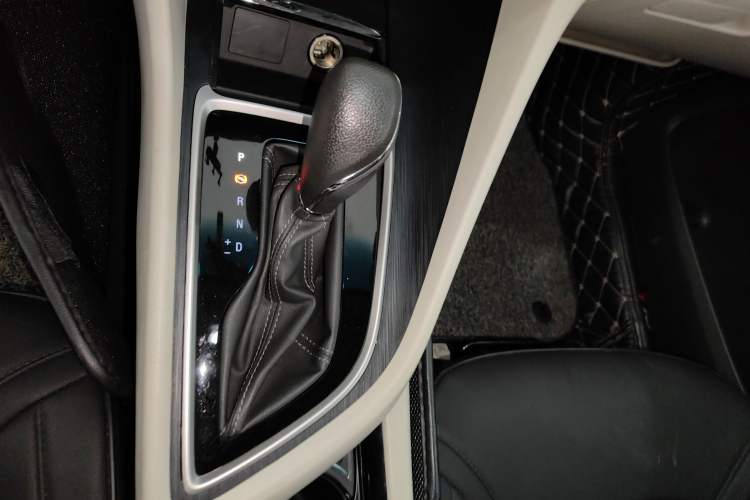 Used Buick GL6 2019 18T 6-Seater Elite Version China V Standard Gear Lever