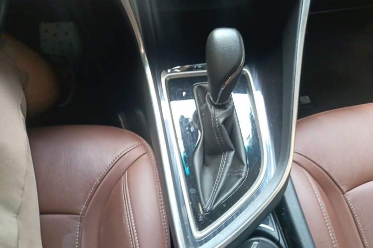 Used Buick GL6 2019 18T 6-Seater Connected Luxury Version China V Standard Gear Lever