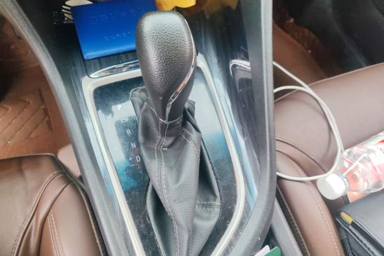 Used Buick GL6 2019 18T 6-Seater Connected Luxury Version China VI Standard Gear Lever