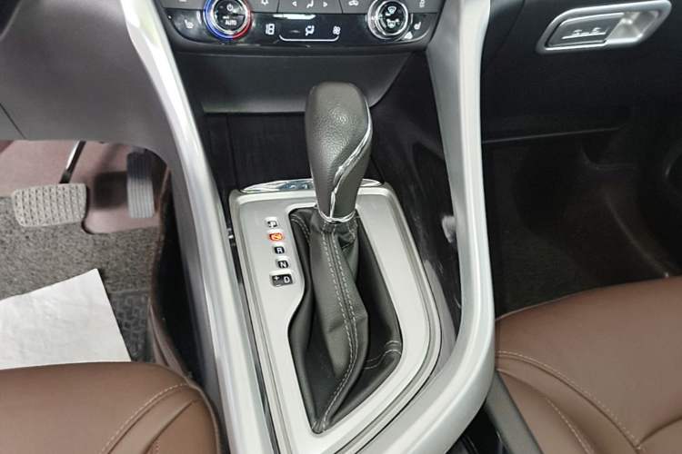 Used Buick GL6 2019 18T 6-Seater Connected Luxury Version China VI Standard Gear Lever