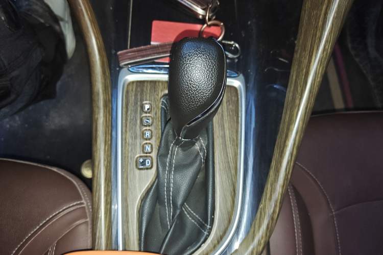 Used Buick GL6 2019 18T 5-Seater Connected Luxury Version China V Standard Gear Lever