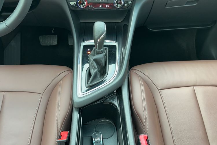Used Buick GL6 2019 18T 6-Seater Connected Luxury Version China VI Standard Gear Lever