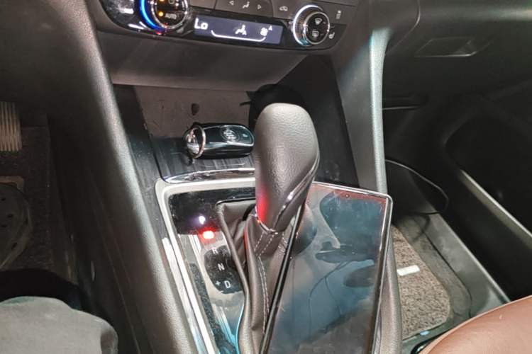Used Buick GL6 2019 18T 6-Seater Connected Luxury Version China V Standard Gear Lever