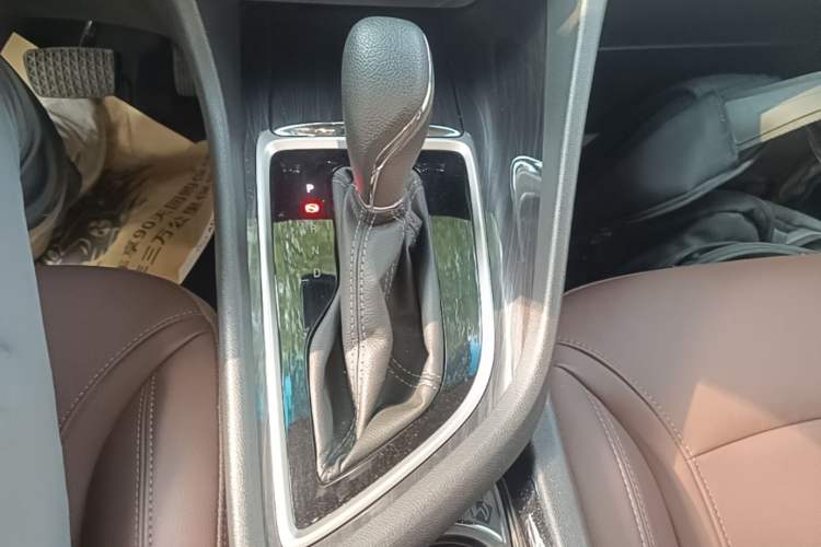 Used Buick GL6 2019 18T 6-Seater Connected Luxury Version China VI Standard Gear Lever