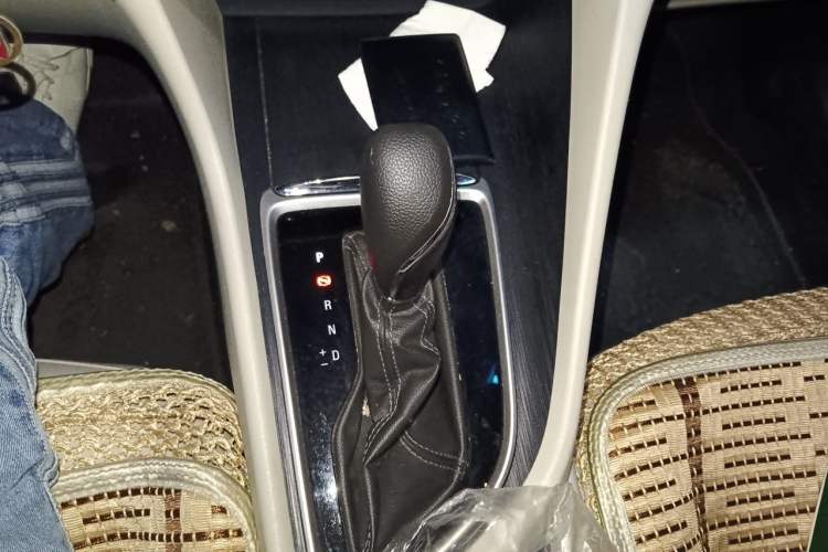 Used Buick GL6 2019 18T 6-Seater Elite Version China VI Standard Gear Lever