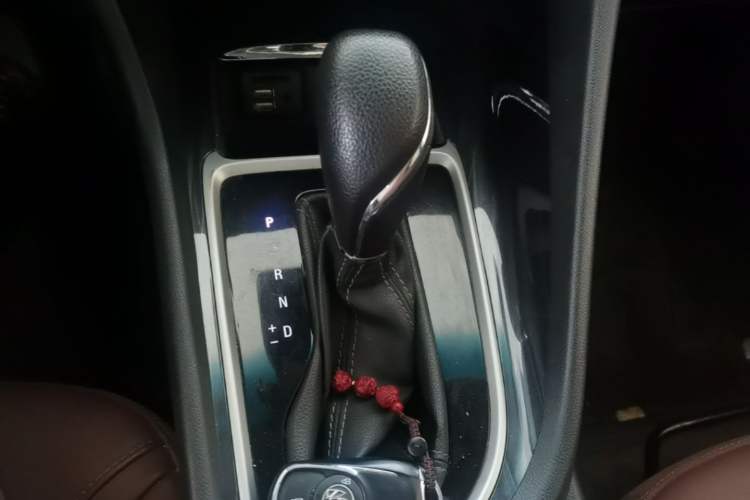 Used Buick GL6 2019 18T 6-Seater Connected Luxury Version China VI Standard Gear Lever