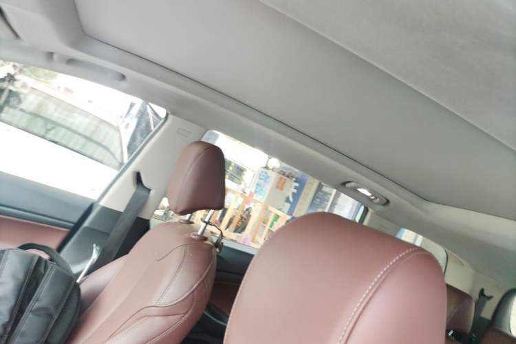 Used Buick GL6 2019 18T 6-Seater Connected Luxury Version China VI Standard Headliner