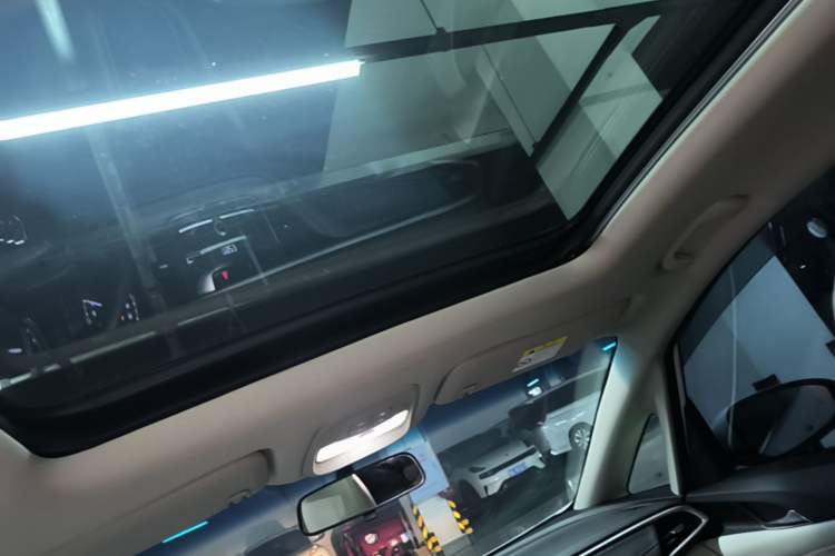 Used Buick GL6 2019 18T 6-Seater Elite Version China VI Standard Headliner