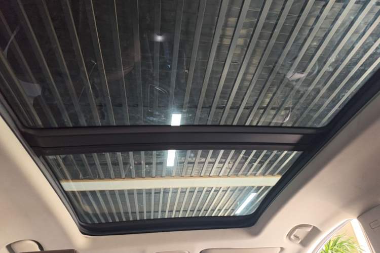 Used Buick GL6 2019 18T 6-Seater Connected Luxury Version China VI Standard Headliner