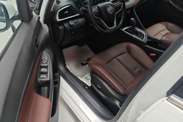 Used Buick GL6 2019 18T 6-Seater Connected Luxury Version China VI Standard Interior 1