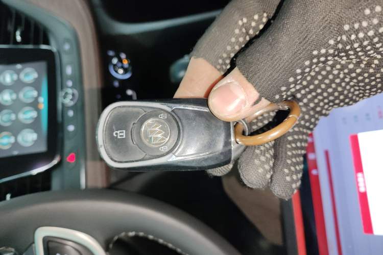 Used Buick GL6 2019 18T 6-Seater Connected Luxury Version China VI Standard Interior 1