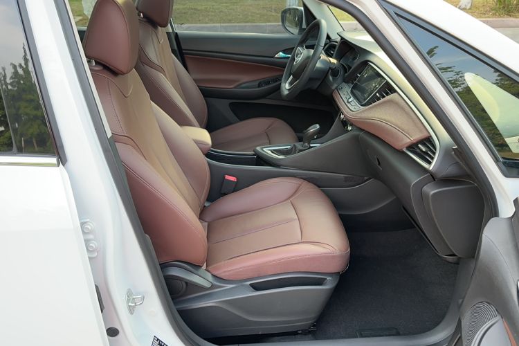 Used Buick GL6 2019 18T 6-Seater Connected Luxury Version China VI Standard Interior 1