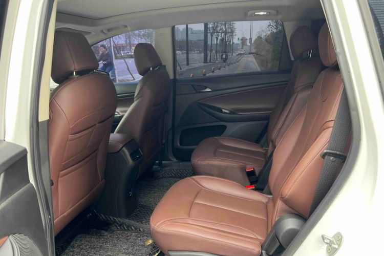 Used Buick GL6 2019 18T 6-Seater Connected Luxury Version China VI Standard Interior 2